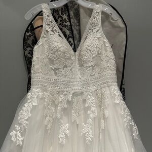 Elegant Lace Wedding Dress